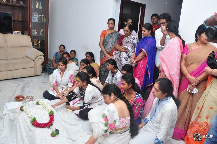 Celebrities-Pay-Homage-To-Edida-Nageswara-Rao